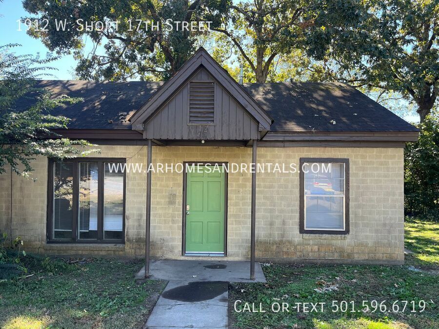 1912 W Short 17th St in North Little Rock, AR - Building Photo