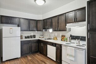 ReNew Franklin Hills in Southfield, MI - Building Photo