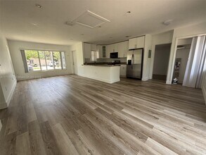 2449 SW 7th St in Fort Lauderdale, FL - Building Photo - Building Photo