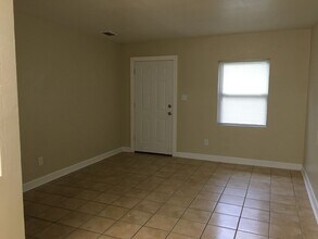 2309 Pontiac Dr in Tallahassee, FL - Building Photo - Building Photo