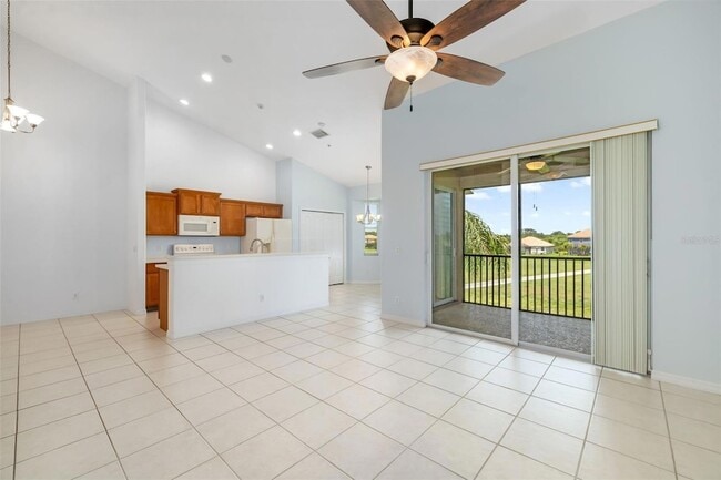 905 Fairwaycove Ln, Unit 203 in Bradenton, FL - Building Photo - Building Photo