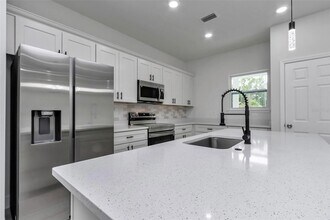 7911 N Pocono Dr in Citrus Springs, FL - Foto de edificio - Building Photo