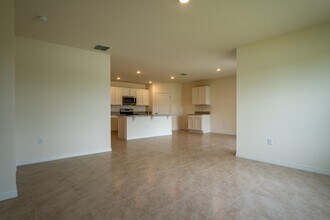 1226 Red Hl Rd in Davenport, FL - Building Photo - Building Photo