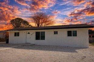 14313 SW 110th Ave in Miami, FL - Building Photo
