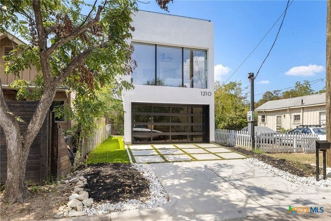 1210 Angelina St in Austin, TX - Building Photo - Building Photo