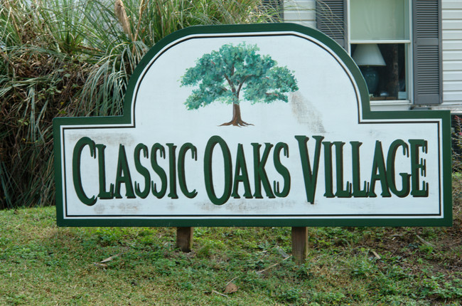 Classic Oaks Village in Ocala, FL - Foto de edificio - Building Photo