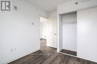 220 Cannon St E in Hamilton, ON - Building Photo - Building Photo