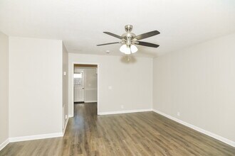 1230 Shannon Ln in La Vergne, TN - Building Photo - Building Photo