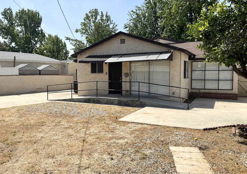 13139 Archwood St in Los Angeles, CA - Building Photo