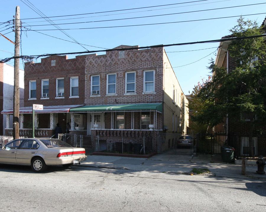 149 E 51st St in Brooklyn, NY - Building Photo