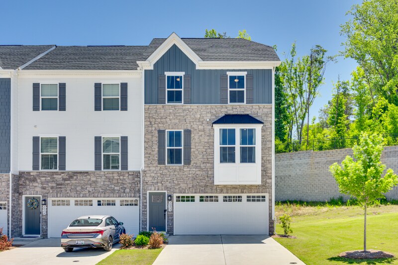 2024 Dornoch Rd in Tega Cay, SC - Building Photo