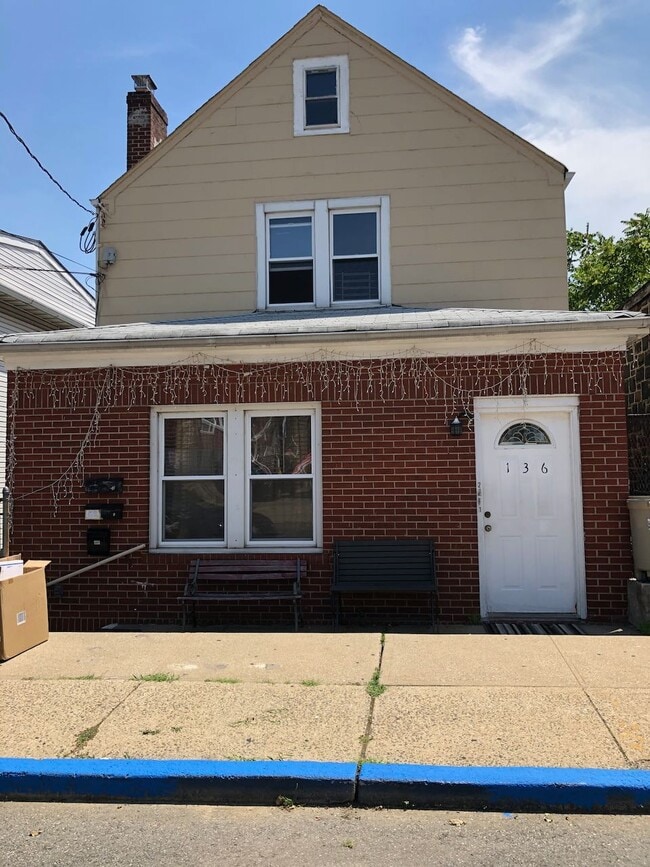 136 Rothwell Ave, Unit 136 apt 2