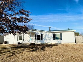 2406 Robin Rd in Mahomet, IL - Building Photo