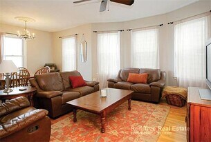 5 Iroquois St, Unit 2 in Boston, MA - Building Photo