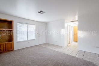 8412 Laborough Dr in Bakersfield, CA - Building Photo - Building Photo