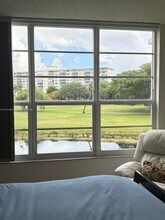 555 Oaks Ln in Pompano Beach, FL - Building Photo - Building Photo