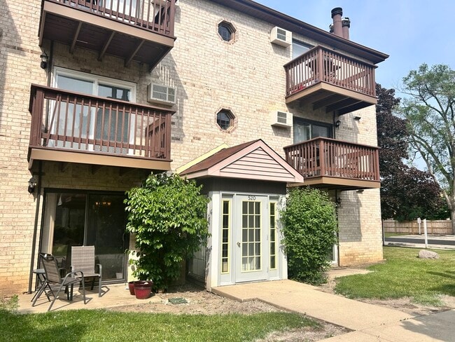property at 520 E Spruce Dr
