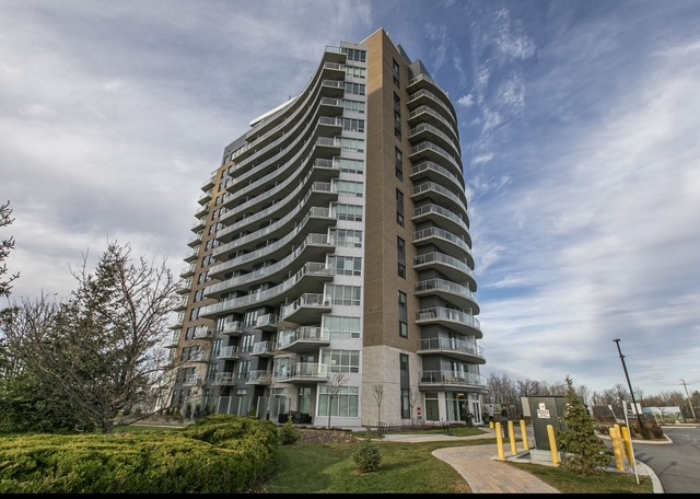 200 Inlet Pvt in Ottawa, ON - Building Photo