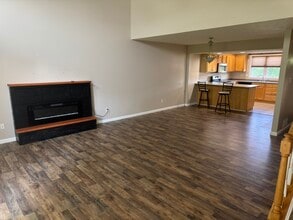 205 Prairie Ct in Freeport, PA - Building Photo - Building Photo