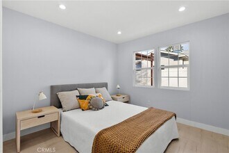 7820 Lindley Ave in Reseda, CA - Building Photo - Building Photo