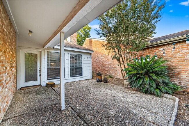 812 Fleetwood Pl Dr in Houston, TX - Building Photo - Building Photo