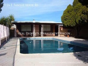 7724 E Tanque Verde Rd in Tucson, AZ - Building Photo - Building Photo