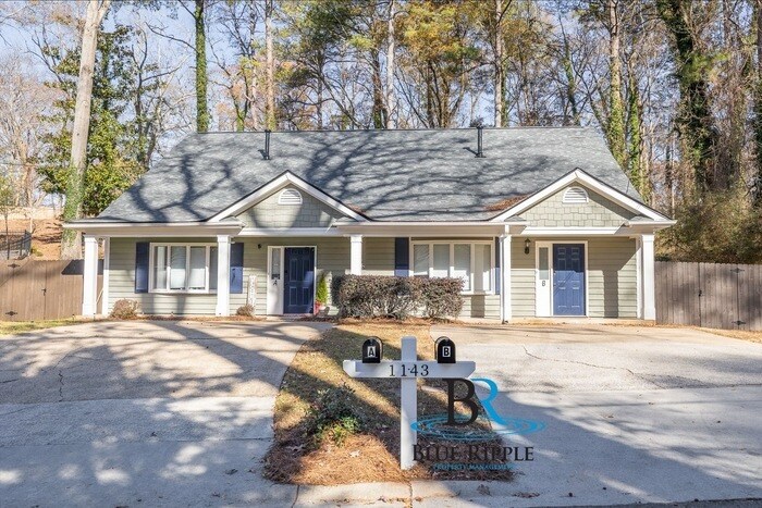 1143 Love St in Smyrna, GA - Building Photo