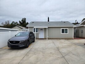 1251 Bates Ln in El Cajon, CA - Building Photo