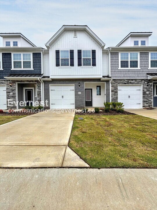 2104 Willow Gln Dr in Graham, NC - Building Photo