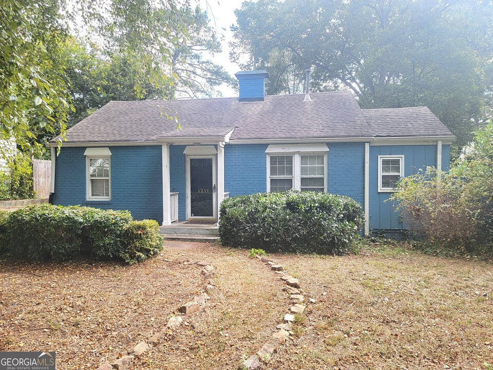 1211 Beechview Dr SE in Atlanta, GA - Building Photo