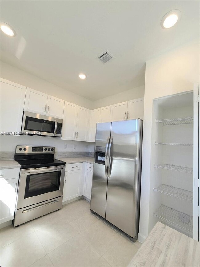 12724 SW 230th St in Goulds, FL - Building Photo - Building Photo