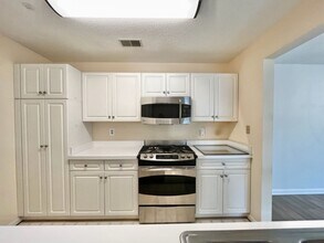 15300 Diamond Cove Terrace in Rockville, MD - Building Photo - Building Photo