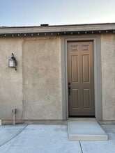 7893 Boot Straps Ct, Unit JADU Studio in Riverside, CA - Foto de edificio - Building Photo