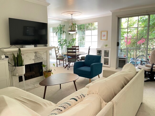 property at 1375 Kelton Ave