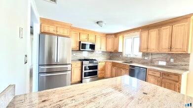 309 Brookfield St in South Windsor, CT - Building Photo - Building Photo