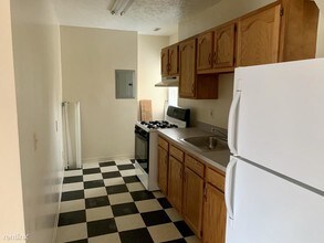 317 E 156th St-Unit -Unit 4 in Cleveland, OH - Building Photo - Building Photo