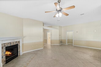 8778 Faye Ct in Navarre, FL - Building Photo - Building Photo