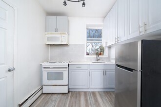 310 Paterson Plank Rd in Union City, NJ - Building Photo - Building Photo