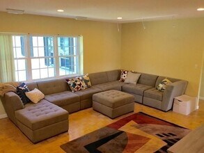 153 Lake Shore Rd in Boston, MA - Building Photo - Building Photo