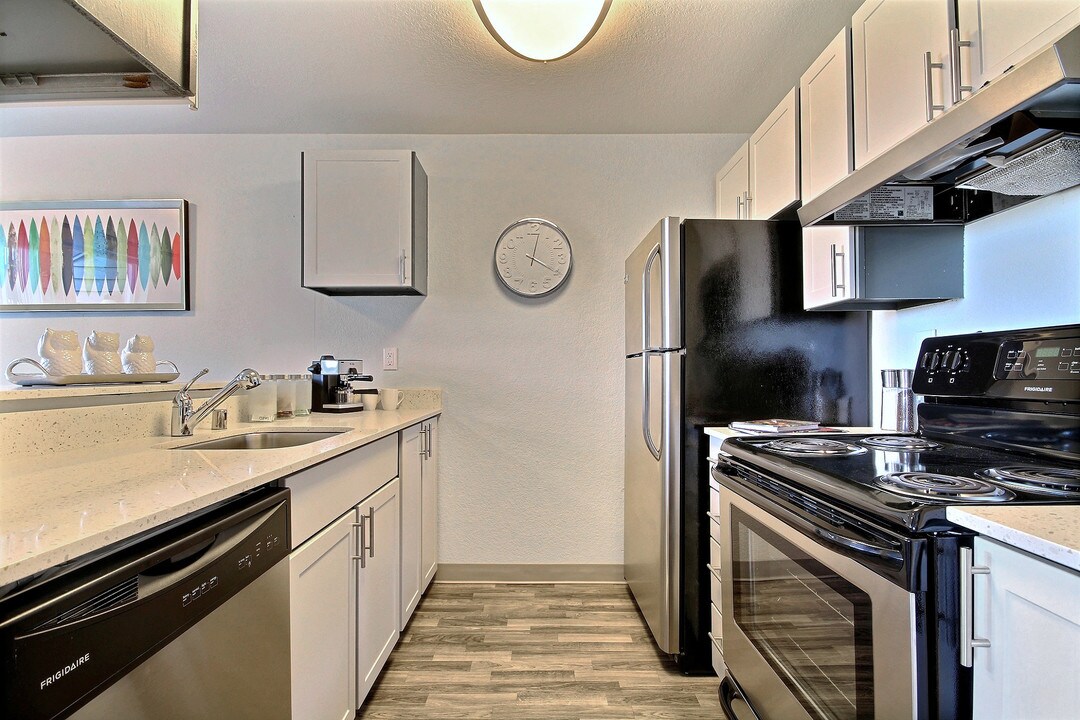 Lodge at Madrona Ridge in Tacoma, WA - Foto de edificio