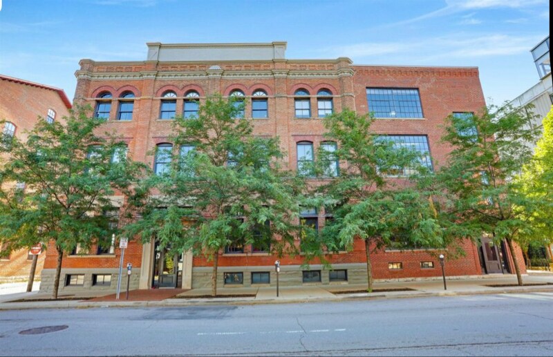 570 S Front St in Columbus, OH - Building Photo