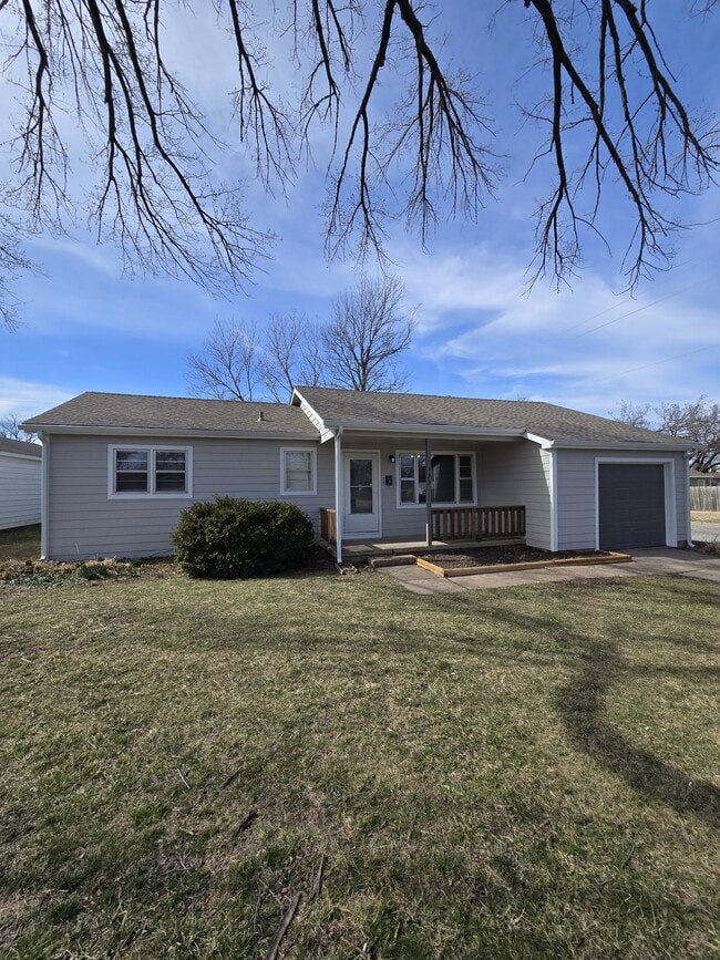 333 N Colby Ave in Valley Center, KS - Building Photo - Building Photo