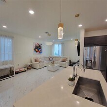 10440 NW 67th St in Doral, FL - Building Photo - Building Photo