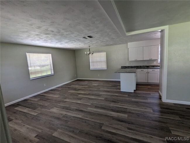 35433 Crescent Dr in Fruitland Park, FL - Building Photo - Building Photo