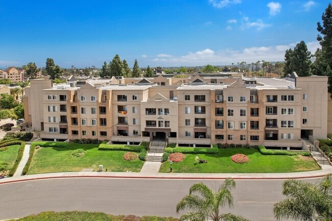 8889 Caminito Plaza Centro, Unit 7319 in San Diego, CA - Building Photo - Building Photo