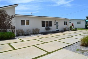 3221 SW 93rd Pl in Miami, FL - Building Photo