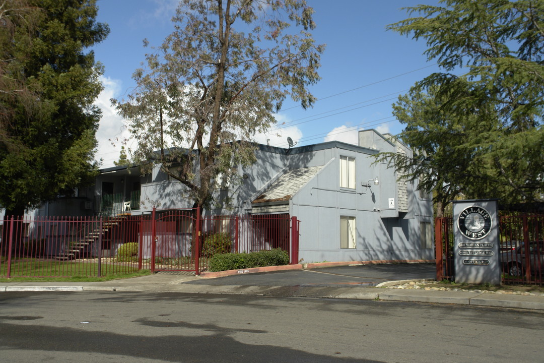 Lincoln Village West Apartments in Stockton, CA - Foto de edificio