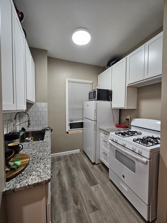 46 Bay St, Unit 3 in Fall River, MA - Building Photo