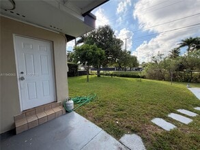 200 W 53rd Terrace in Hialeah, FL - Building Photo - Building Photo