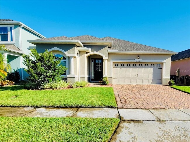 2414 Riverbank Cv